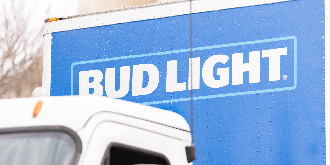 The Anheuser-Busch Washingtons Birthday Parade, Close up of the Bud Light Logo